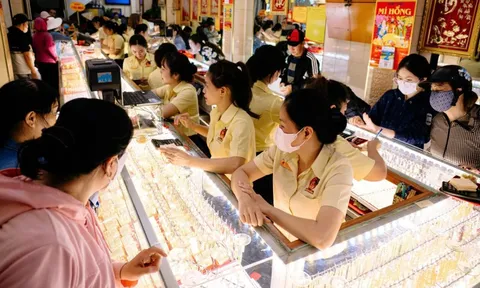 Giá vàng thế giới vượt 4.200 USD/ounce, vàng miếng SJC lên 148 triệu đồng/lượng