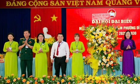 Bà Lâm Hoàng Thùy Trang giữ chức Chủ tịch Ủy ban MTTQ Việt Nam phường Dĩ An, TP HCM