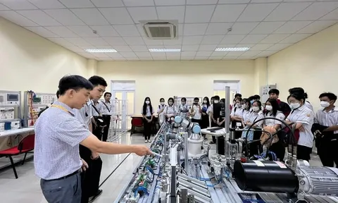 Tác động của chuyển đổi số đến sự hài lòng của sinh viên: Nghiên cứu tại Trường Đại học Kinh tế, Đại học Huế