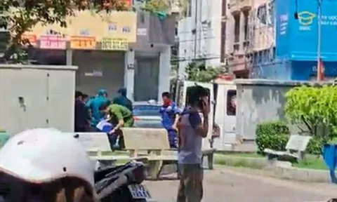 Người đàn ông tử vong trên vỉa hè ở TPHCM, cảnh sát trích xuất camera điều tra