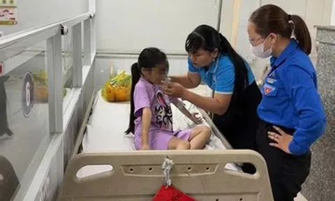 Bé gái 9 tuổi ở TPHCM bị 'chồng hờ' của mẹ đánh nhập viện