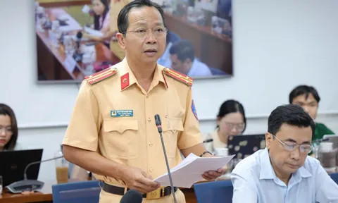 CSGT TP HCM sẽ tăng cường "phạt nguội" xe máy leo vỉa hè