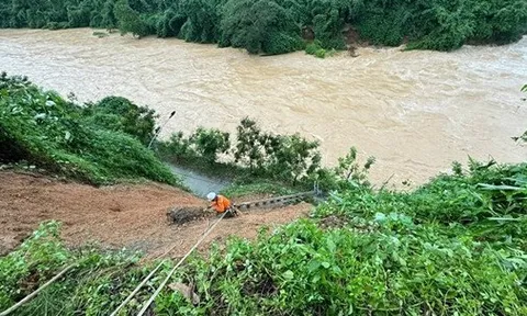 Nước về hơn 4.000 m3/giây, thủy điện Sông Tranh 2 tăng xả lũ, hạ du lo ngập sâu