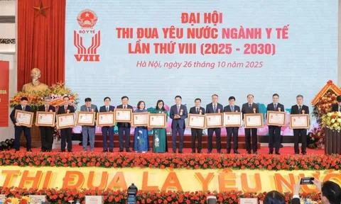 Ngành y tế tôn vinh điển hình tiên tiến