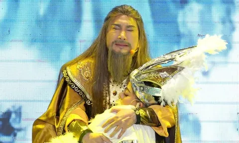 Kim Tử Long với ký ức Chiếc áo thiên nga từ live show của Hồng Quyên