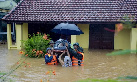 Sau mưa lũ dữ dội, người dân Huế đón tin vui bất ngờ