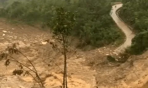 Lũ bùn tràn gần 3km sau tiếng nổ lớn lúc rạng sáng, nghìn người dân bị cô lập