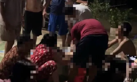 Bé trai 4 tuổi tử vong thương tâm khi trượt chân xuống sông sau nhà