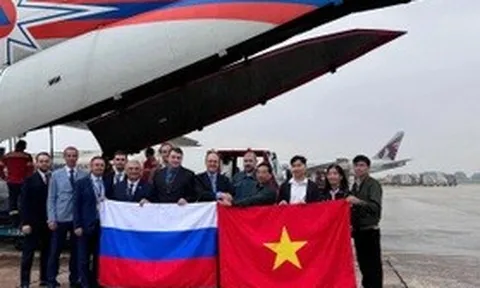 Máy bay Nga chuyển 30 tấn hàng hóa hỗ trợ Việt Nam sau thiên tai
