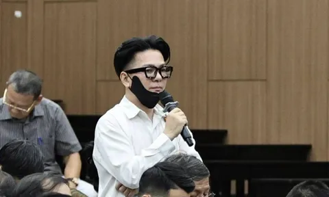 Ca sĩ Vũ Hà khai gì về lần chơi duy nhất tại khách sạn Pullman?