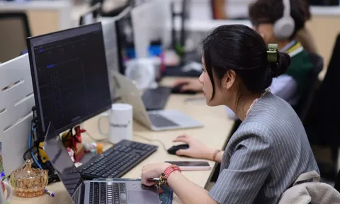 Cổ phiếu nhóm GEX, Vingroup đồng loạt 'đỏ', chứng khoán mất gần 30 điểm