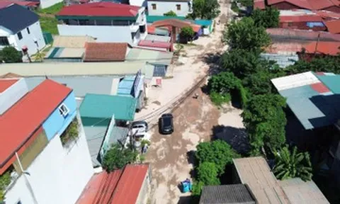 Tiếng than bên dự án triệu USD: 'Khởi công khi con mới 2 tuổi, nay cháu vào ĐH vẫn dở dang'