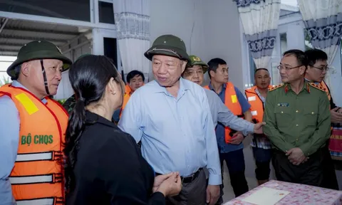 Cả nước đang hướng về miền Trung