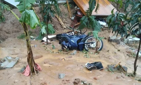 Sạt lở núi nghiêm trọng tại Hà Tĩnh