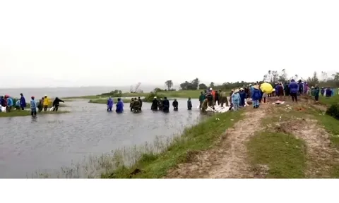 Hà Tĩnh: Vỡ đê bao Hồ Moong mỏ sắt Thạch Khê