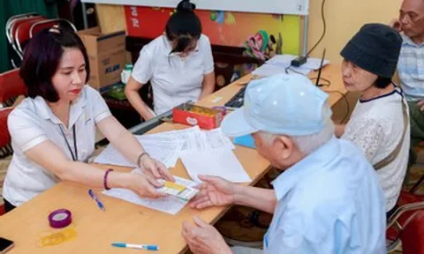 Tiếp tục làm việc sau khi đủ tuổi nghỉ hưu, người lao động được lợi kép