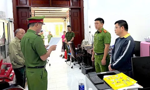 Khám xét 2 công ty, khởi tố Giám đốc về hành vi làm giả con dấu