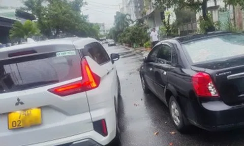 Nhắc ô tô đỗ chiếm lối đi, tài xế bị nhóm người đánh bất tỉnh