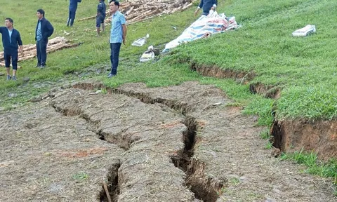 Hồ chứa 1,7 triệu m3 sạt trượt mái, nứt chân đập, Lâm Đồng cấp tốc di dời dân