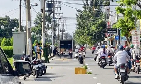 Người đàn ông tử vong sau va chạm với xe tải chở rau ở TPHCM