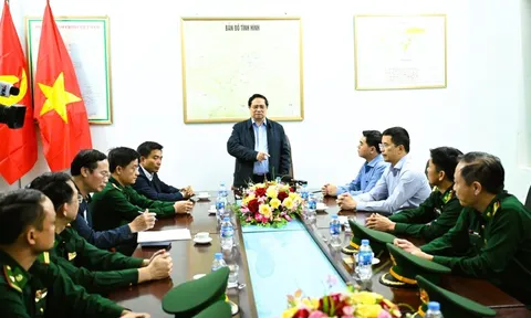 Thủ tướng Phạm Minh Chính thăm và làm việc với Đồn Biên phòng Yên Khương