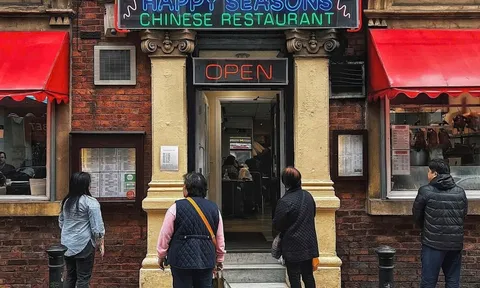 Chủ nhà hàng 'không tin nổi mắt mình' khi Erling Haaland ghé ăn