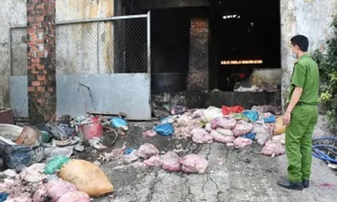 Kinh hãi cơ sở chế biến mỡ bẩn 'núp' trong nghĩa trang ở Đà Nẵng