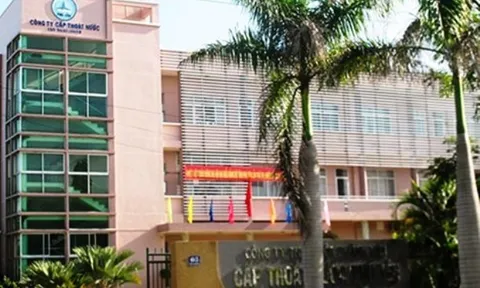 Nhà máy nuớc ngập sâu trong lũ, ngưng cung cấp nước sinh hoạt toàn bộ địa bàn tỉnh Phú Yên (cũ)