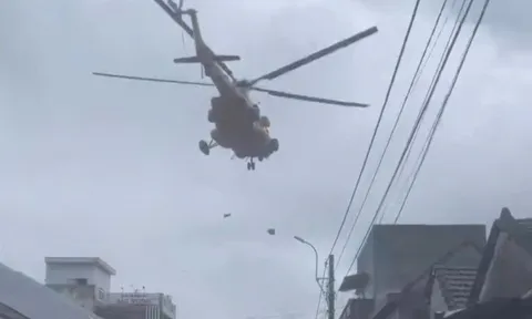 CLIP: Trực thăng thả nhu yếu phẩm, tiếp tế cho người dân bị cô lập