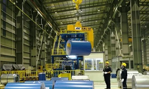 Hòa Phát hỗ trợ người dân Đắk Lắk 100.000m2 tôn lợp khắc phục hậu quả bão lũ