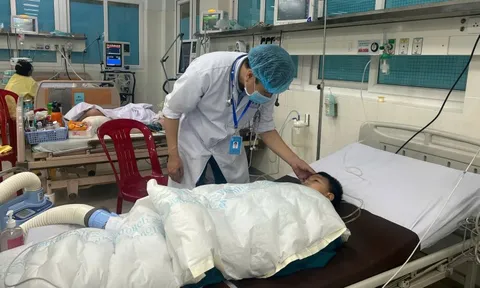 Quảng Ngãi: Người đàn ông ôm 2 cháu nhỏ nhảy cầu