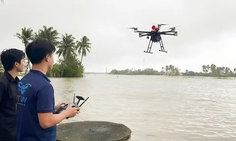 CT Group khẩn trương phát triển UAV kén nổi siêu nặng cứu được nhiều người, nhà robot chống lụt