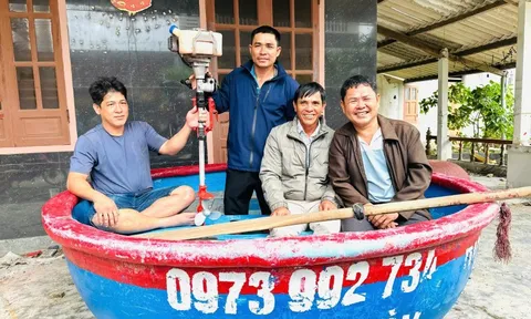 Cuộc thi viết “Lòng tốt quanh ta lần 4”: Những người hùng thầm lặng giữa lũ dữ