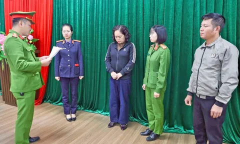 Khởi tố 2 cán bộ thuế Nguyễn Thị Phương và Nguyễn Thị Hoa