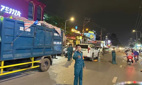 TPHCM: Tai nạn liên hoàn trên đường Huỳnh Tấn Phát, một phụ nữ tử vong