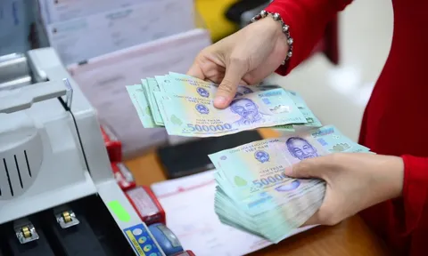 22 ngân hàng tăng lãi suất huy động trong tháng 11