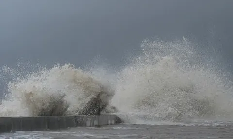 Tin cuối cùng về bão số 15 Koto, Biển Đông khả năng lại xuất hiện bão mới