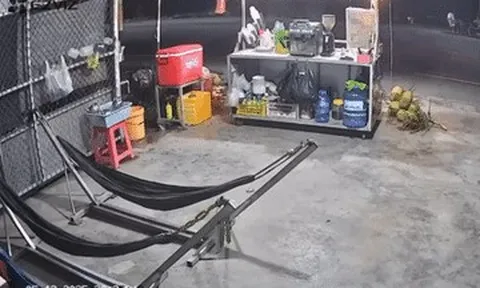 Ba thanh niên uống nước ven đường bị xe khách tông, hai người tử vong