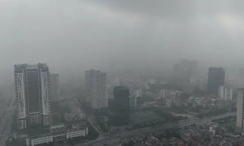 Hà Nội có thời điểm đứng đầu thế giới về ô nhiễm không khí trong tối 7-12