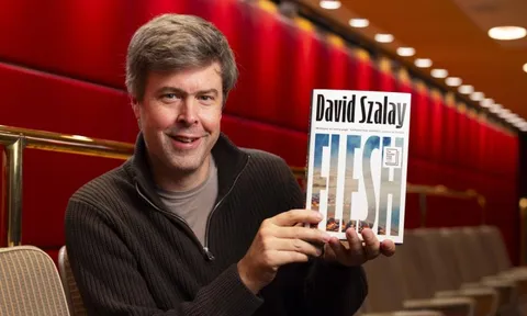 Những cuốn sách nào hay nhất năm 2025 theo The Guardian?