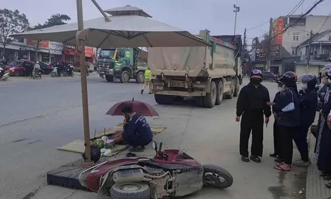 Va chạm với xe tải, người phụ nữ điều khiển xe máy tử vong thương tâm