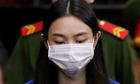 Hoa hậu Thùy Tiên chấp nhận thi hành bản án 2 năm tù