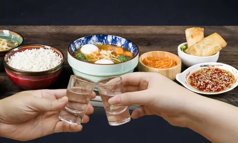 Nước mắm, cơm và rượu đế dưới góc nhìn ngoại quốc