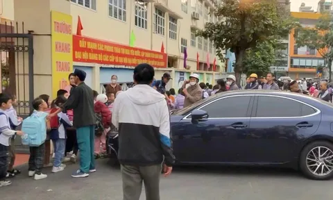 Vụ hiệu trưởng đỗ Lexus chắn cổng trường ở Quảng Ninh: Lãnh đạo phường Hạ Long nói gì?