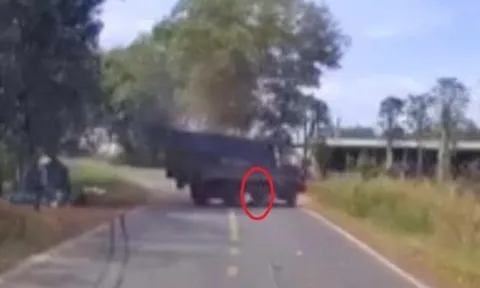 Bị ô tô tông rồi cán qua, người đàn ông tử vong tại chỗ