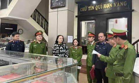Khởi tố, bắt tạm giam vợ chồng giám đốc Công ty vàng bạc Kim Chung