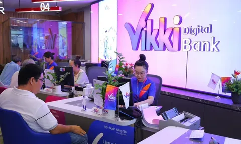 Khách hàng vỡ òa khi trúng vàng từ ‘Tiết Kiệm Vikki - Trúng Vàng ký’