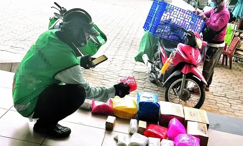 Chuyển khoản 145k cho shipper, người đàn ông nhận thông báo kích hoạt bảo hiểm tự động, tài khoản bị trừ 3,5 triệu/tháng