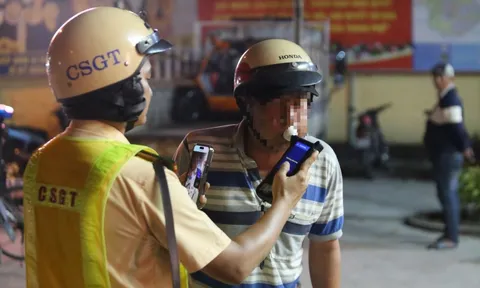 Cuối tuần 'lai rai vài chai', nhiều người vi phạm nồng độ cồn mức kịch trần bị xử lý