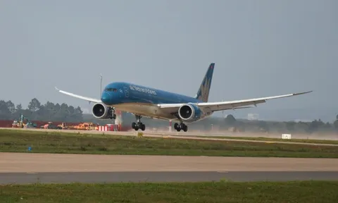 ĐỘT PHÁ HẠ TẦNG, KIẾN TẠO VỊ THẾ (*): Bước đi chiến lược cho ngành hàng không